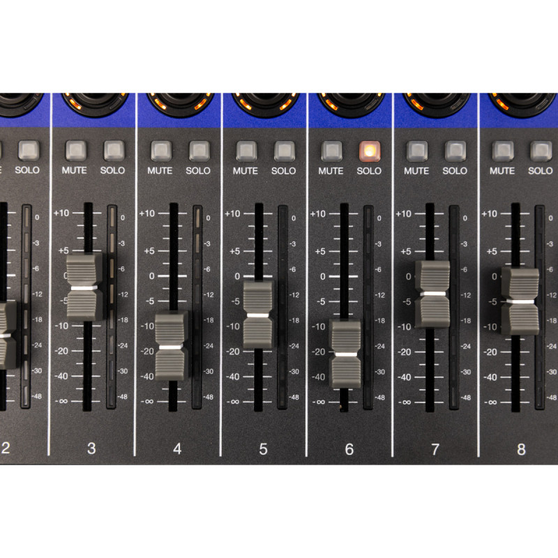 Zoom L-12 Next LiveTrak